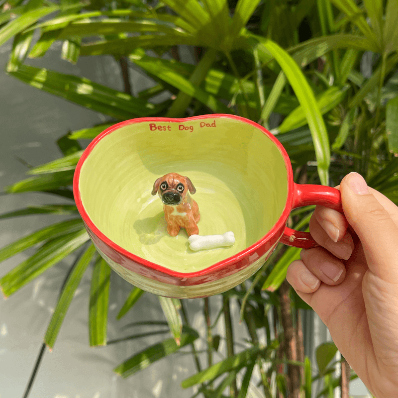 Tasse en céramique en forme de cœur avec figurine d'animal de compagnie faite à la main