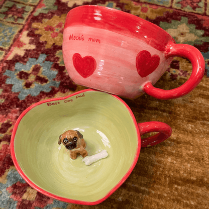 Tasse en céramique en forme de cœur avec figurine d'animal de compagnie faite à la main