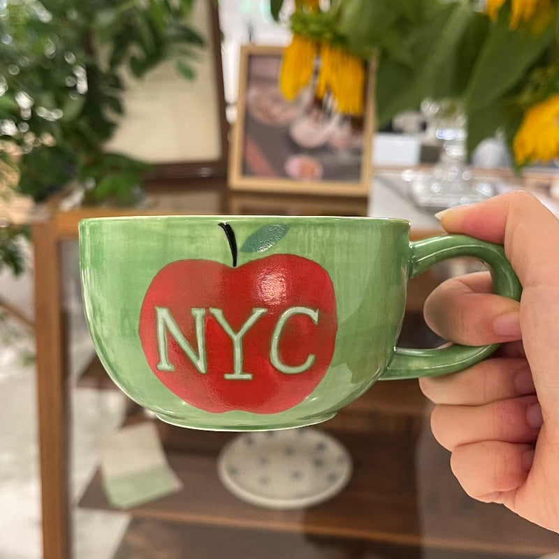 Handgemachte Keramiktasse mit Haustierfigur - Serie „American Cities“