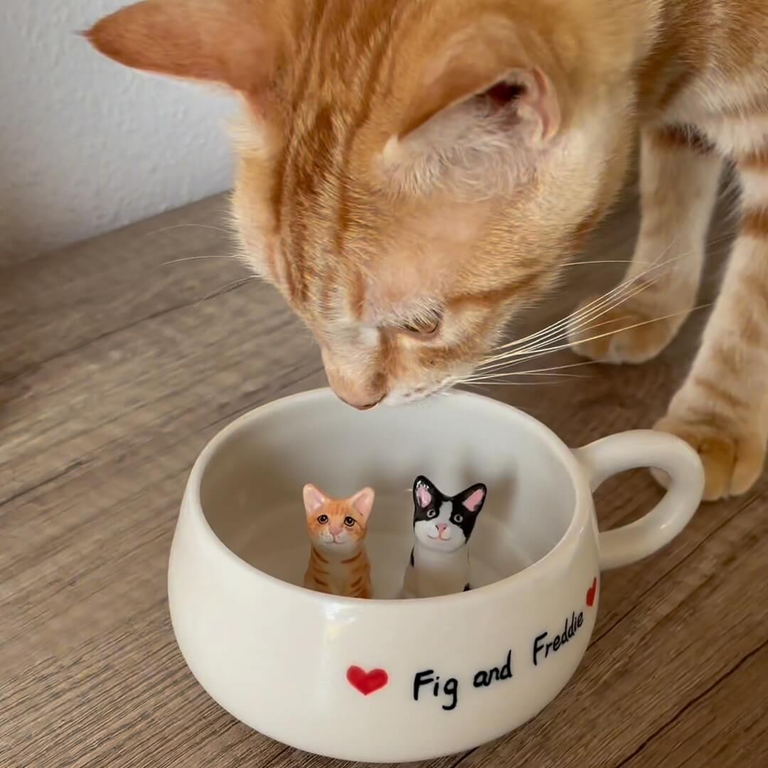 Tasse en céramique faite à la main avec figurine d'animal de compagnie personnalisée